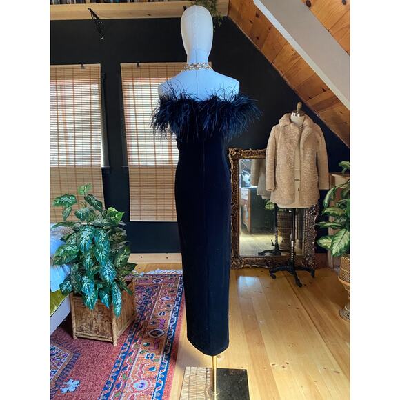 Vintage Velvet Gown Feather Neckline - Picture 7 of 11